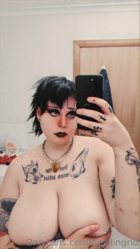 Foto desnuda filtrada de OnlyFans de Crimesofgriff