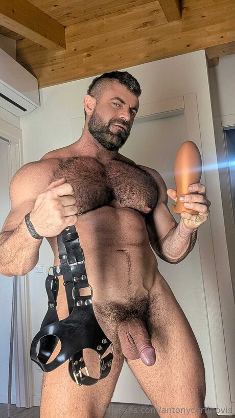 Foto desnuda filtrada de OnlyFans de Antonycortinovis