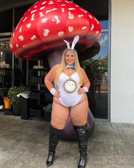 Thebigbootybarbie
