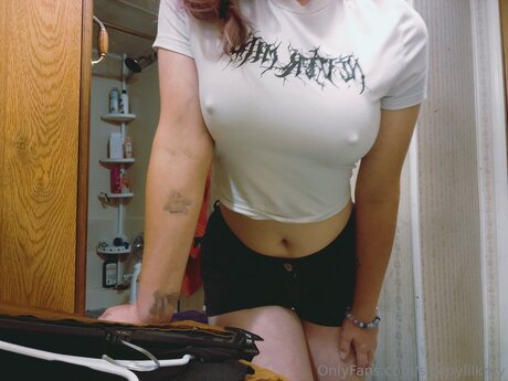 Foto desnuda filtrada de OnlyFans de Sleepylilkitty
