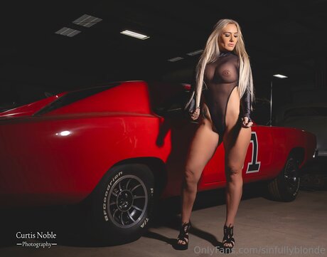 Foto desnuda filtrada de OnlyFans de Sinfullyblonde