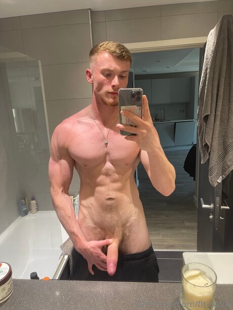 Foto desnuda filtrada de OnlyFans de Fit Davie