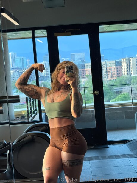 Lizlovelive 1995
