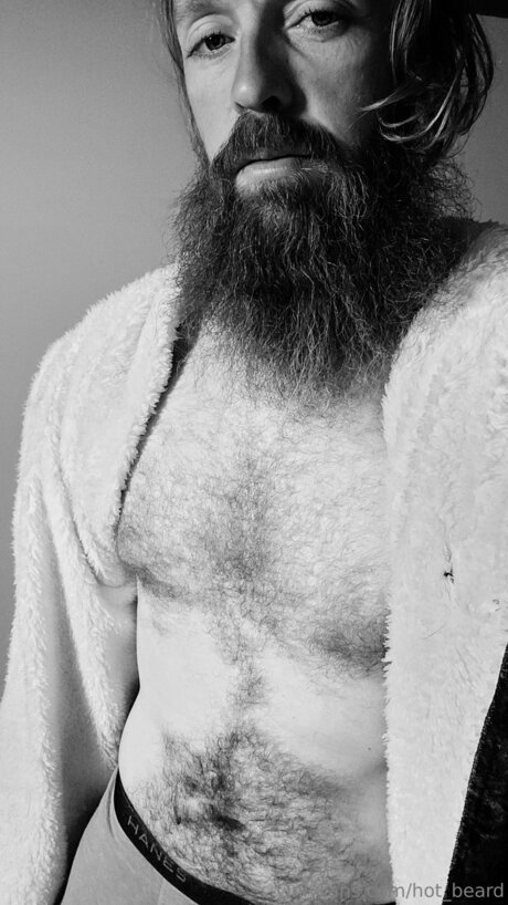 Foto desnuda filtrada de OnlyFans de Hot Beard