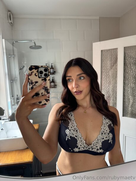 Foto desnuda filtrada de OnlyFans de Rubymaefree