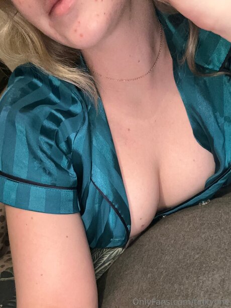 Foto desnuda filtrada de OnlyFans de Tinkyone