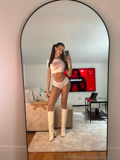 Foto desnuda filtrada de OnlyFans de Babygirllx3