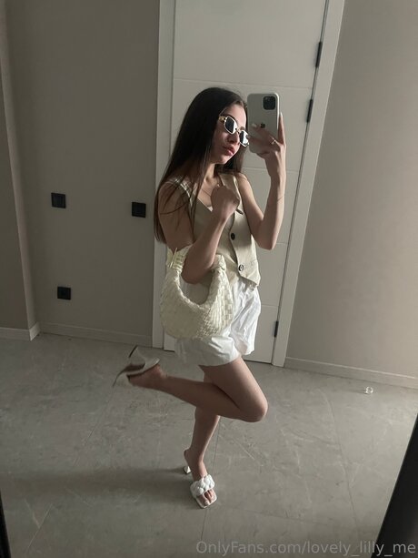Lovely Lilly Me
