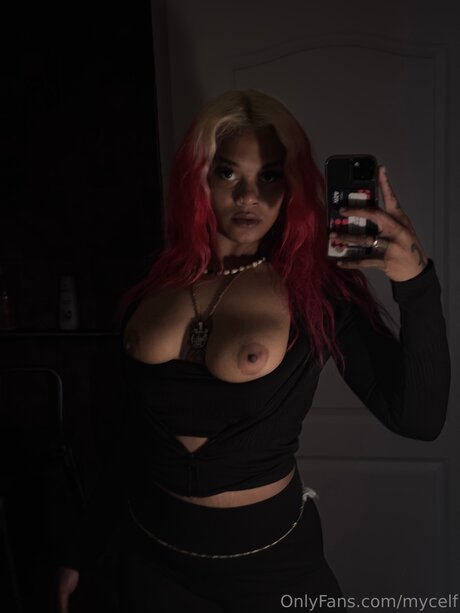 Foto desnuda filtrada de OnlyFans de Mycelf