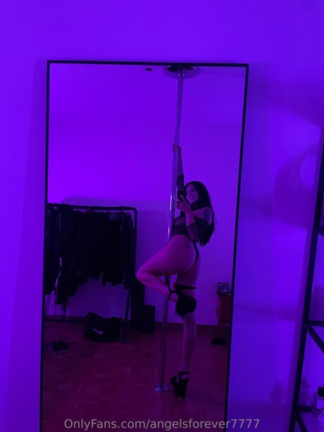 Foto desnuda filtrada de OnlyFans de Angelsforever7777
