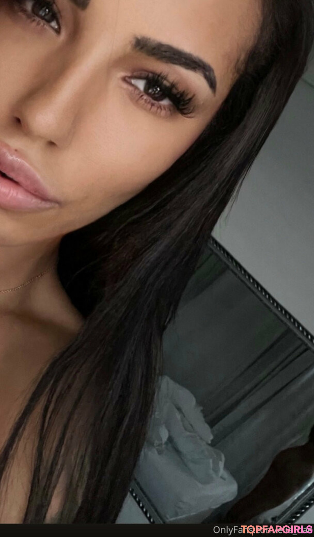 Foto desnuda filtrada de OnlyFans de Ameliereve7 #19 Foto desnuda filtrada de OnlyFans de Ameliereve7 #19