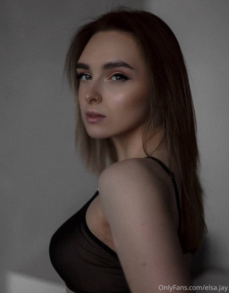 Elsa Jay