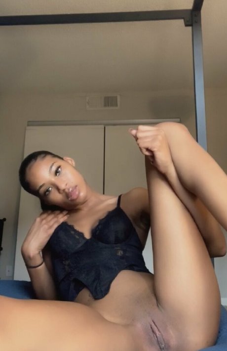 Foto desnuda filtrada de OnlyFans de Islabizaxxx