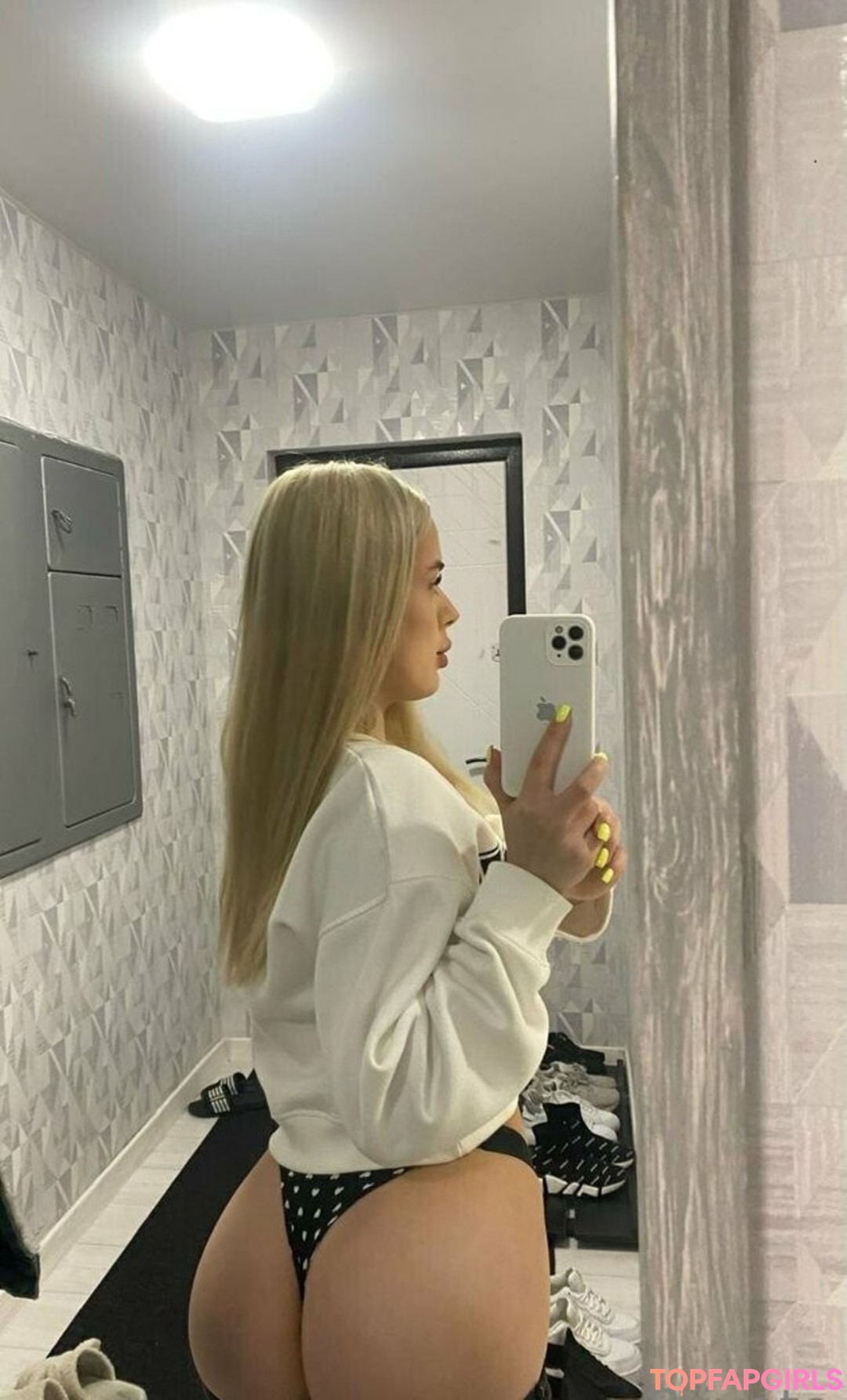 Foto desnuda filtrada de OnlyFans de Femdomfindom #70 Foto desnuda filtrada de OnlyFans de Femdomfindom #70