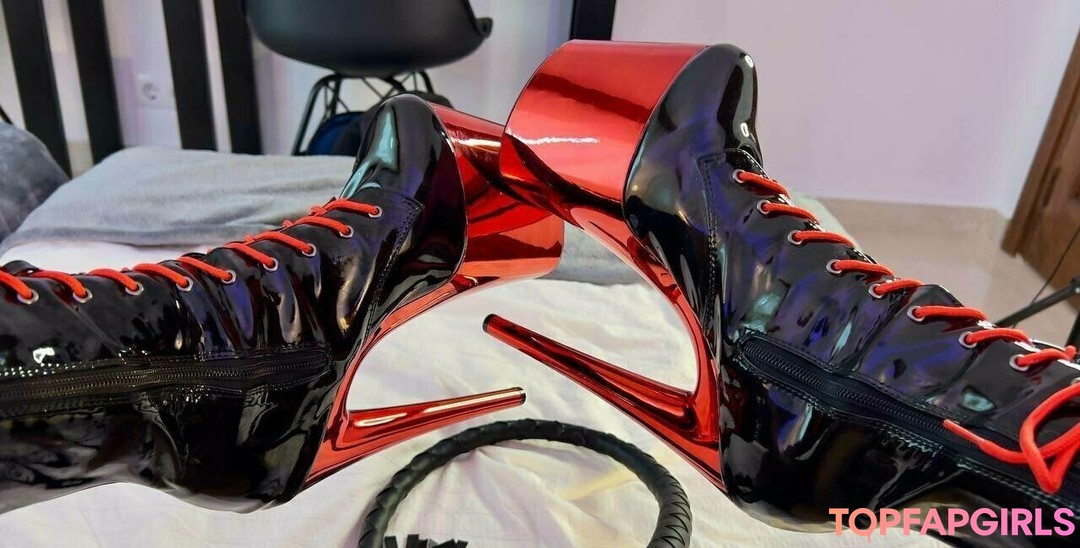 Foto desnuda filtrada de OnlyFans de Femdomfindom #8 Foto desnuda filtrada de OnlyFans de Femdomfindom #8