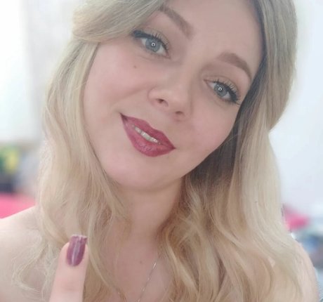 Foto desnuda filtrada de OnlyFans de Aurora Indica
