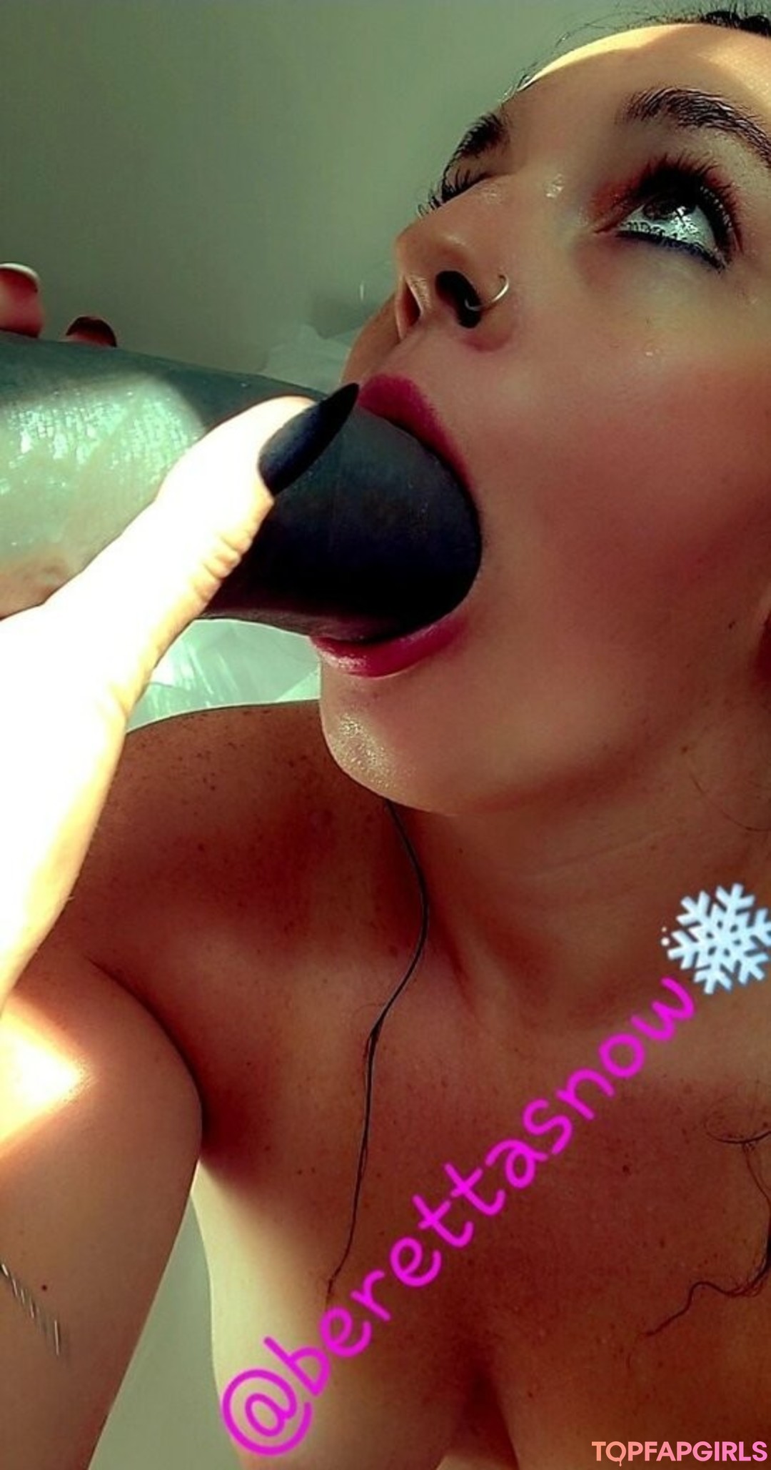 Foto desnuda filtrada de OnlyFans de Berettasnow #39 Foto desnuda filtrada de OnlyFans de Berettasnow #39