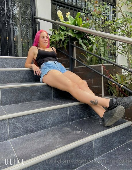 Valen_hotwife