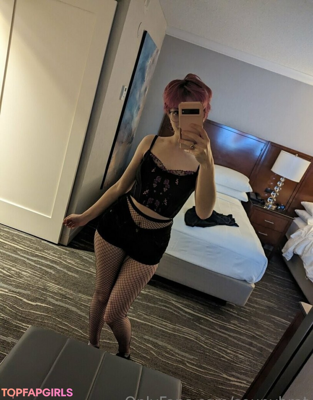 Foto desnuda filtrada de OnlyFans de Emmanooodle #36 Foto desnuda filtrada de OnlyFans de Emmanooodle #36