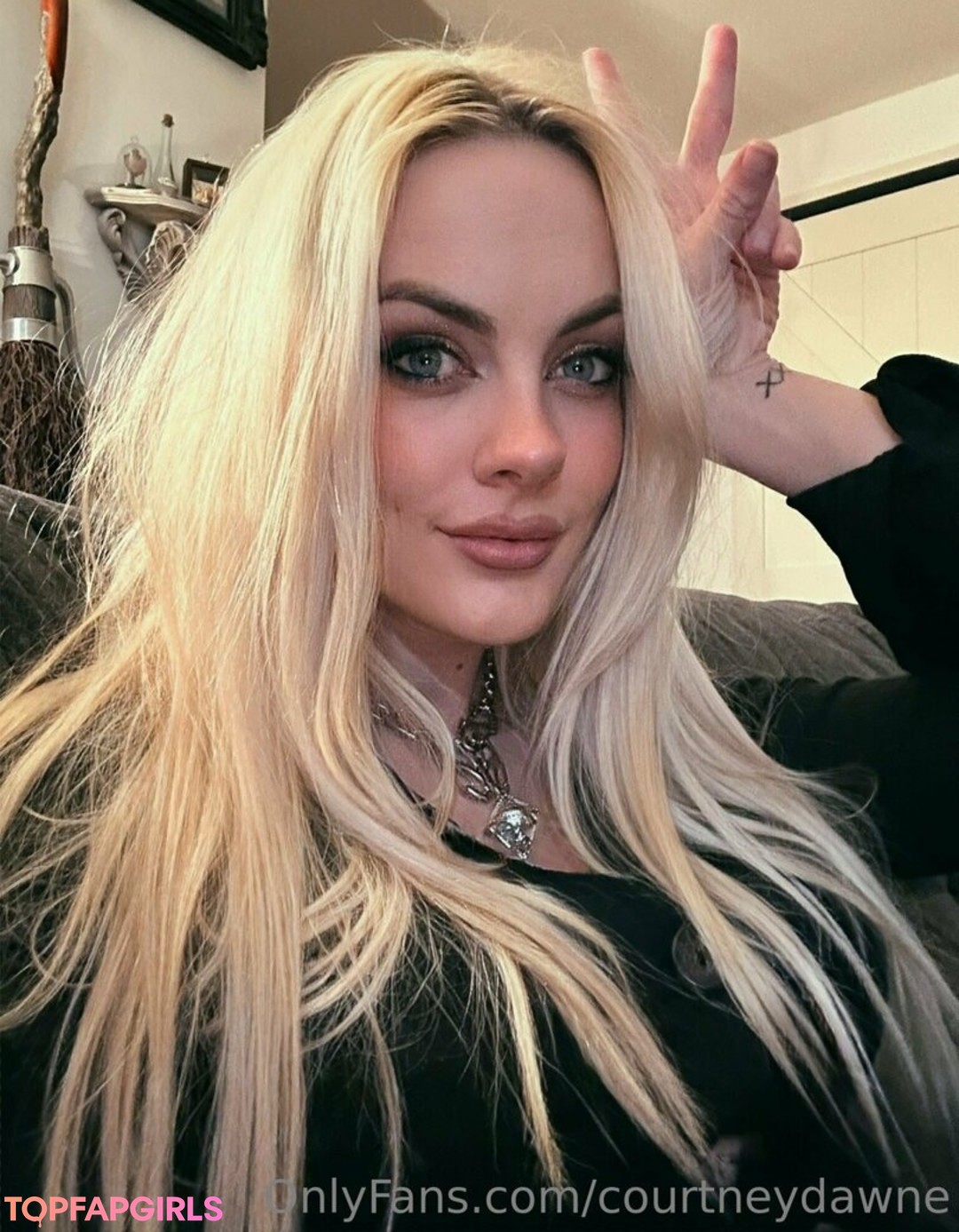 Foto desnuda filtrada de OnlyFans de Courtneydawne #32 Foto desnuda filtrada de OnlyFans de Courtneydawne #32