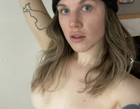 Foto desnuda filtrada de OnlyFans de Horsegirldotjpeg