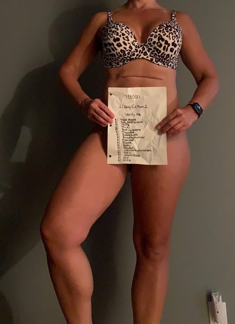 Foto desnuda filtrada de OnlyFans de Sexyfitmom