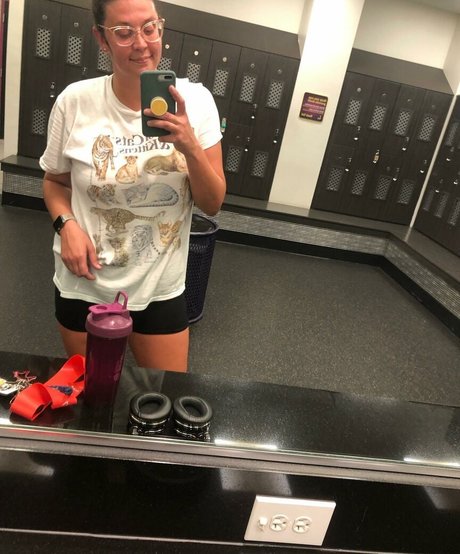 Foto desnuda filtrada de OnlyFans de Tallnerdywoman