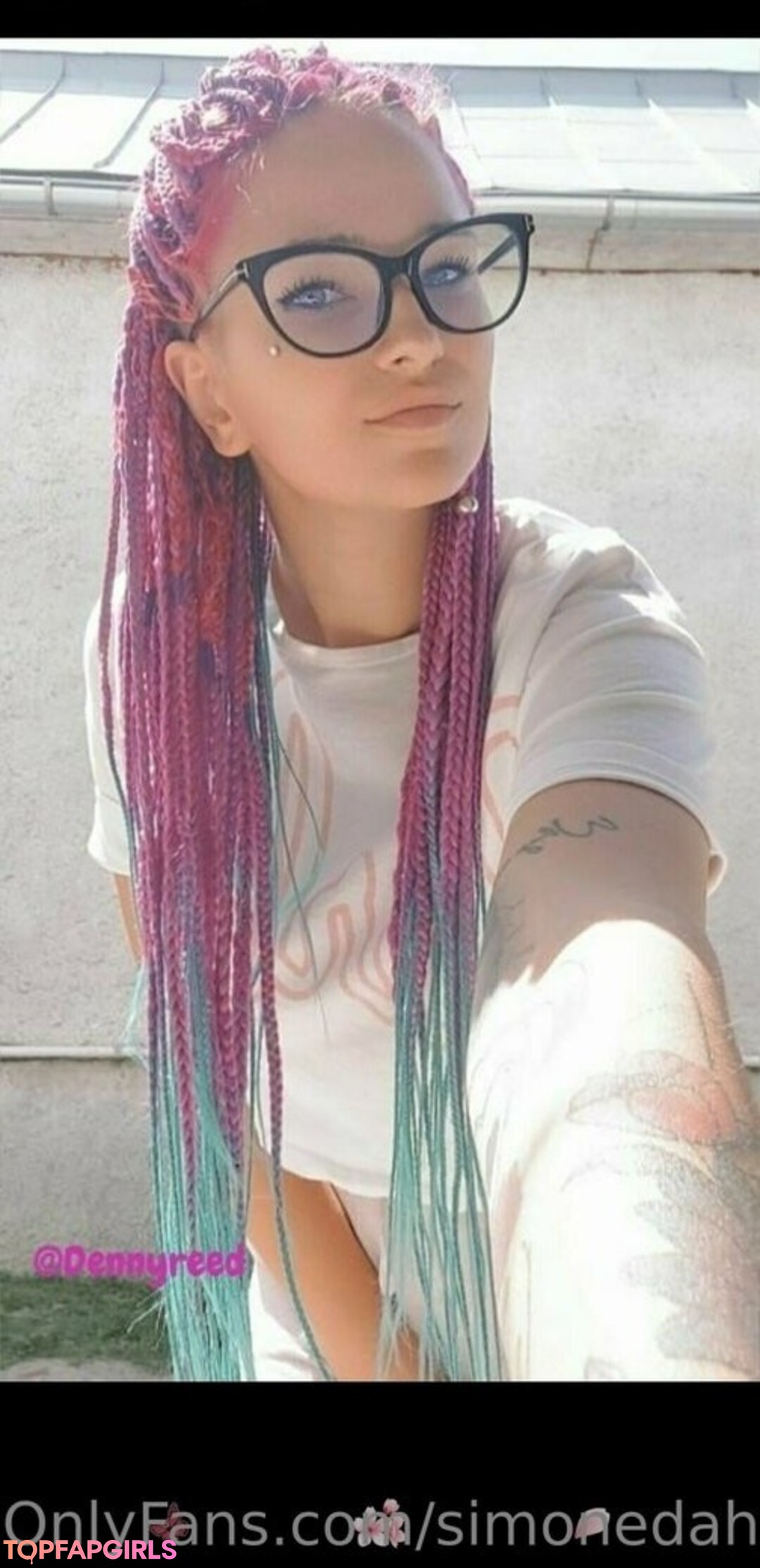 Foto desnuda filtrada de OnlyFans de Simonedahlia #45 Foto desnuda filtrada de OnlyFans de Simonedahlia #45