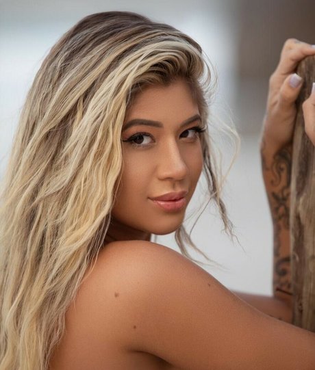 Foto desnuda filtrada de OnlyFans de Deborah Meel