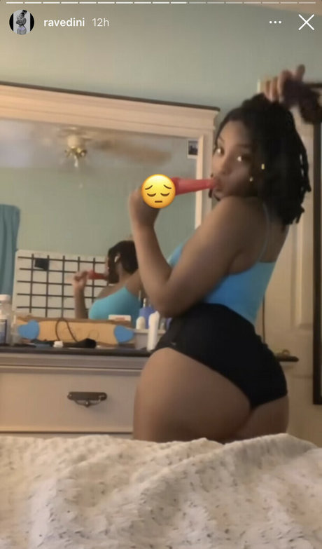 Foto desnuda filtrada de OnlyFans de Ravedini