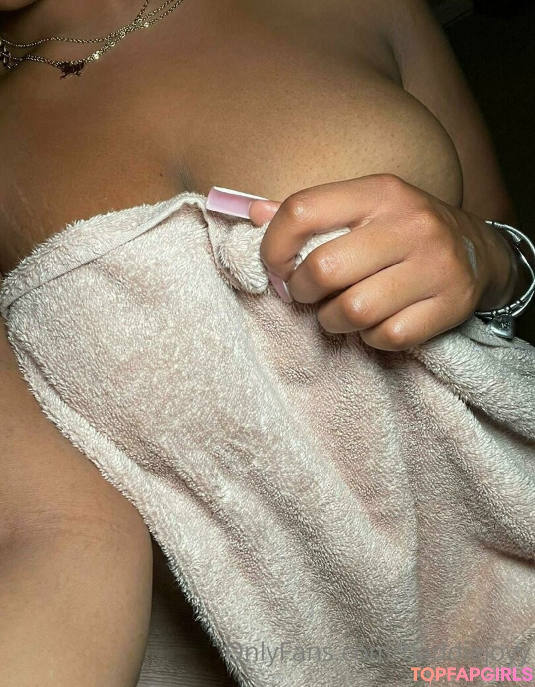 Foto desnuda filtrada de OnlyFans de Baddiejoyy #73 Foto desnuda filtrada de OnlyFans de Baddiejoyy #73