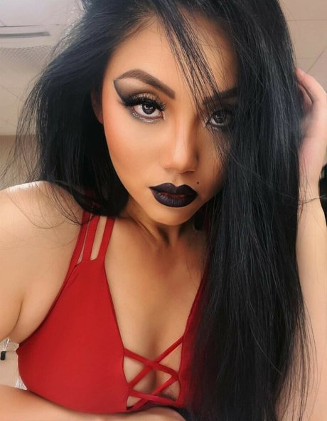 Foto desnuda filtrada de OnlyFans de Tina Guo