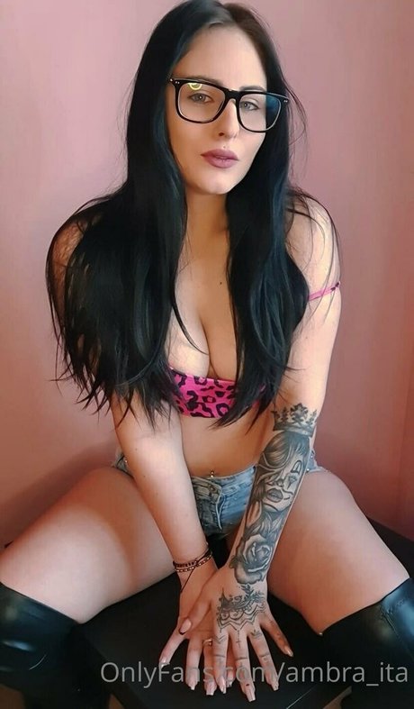 Foto desnuda filtrada de OnlyFans de Ambraita00