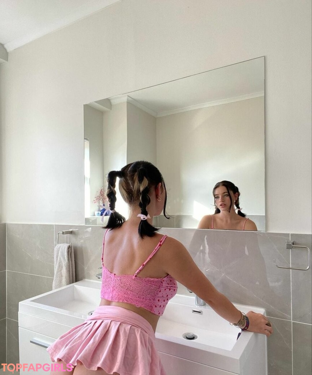 Foto desnuda filtrada de OnlyFans de Sydneysweetxo #2 Foto desnuda filtrada de OnlyFans de Sydneysweetxo #2