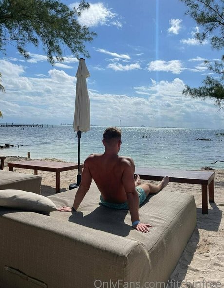 Foto desnuda filtrada de OnlyFans de Fitshinfree