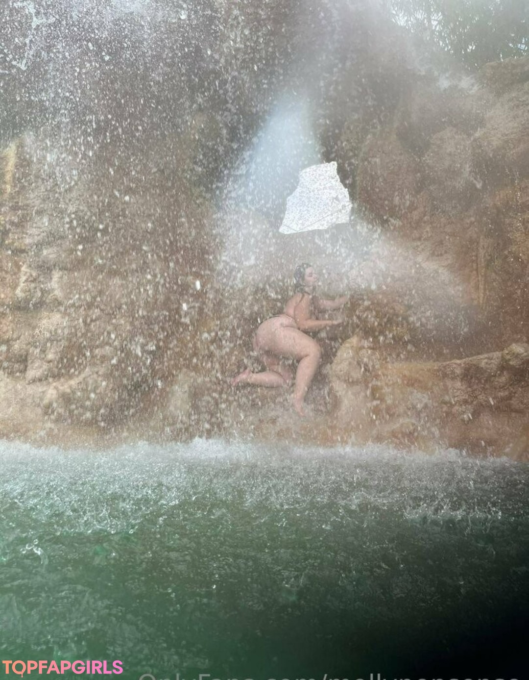 Foto desnuda filtrada de OnlyFans de Mollynonsense #187 Foto desnuda filtrada de OnlyFans de Mollynonsense #187