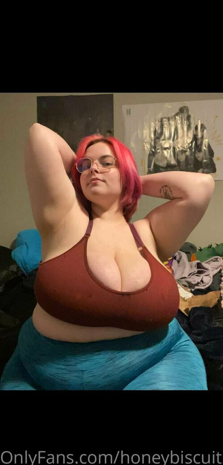 Foto desnuda filtrada de OnlyFans de Honeybiscuit20