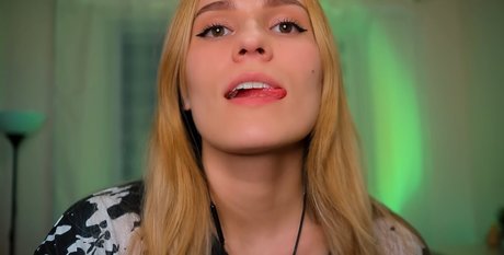 Foto desnuda filtrada de OnlyFans de Sirius Eyes Asmr