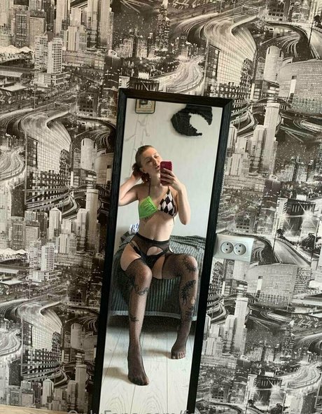 Foxyvipfree_page