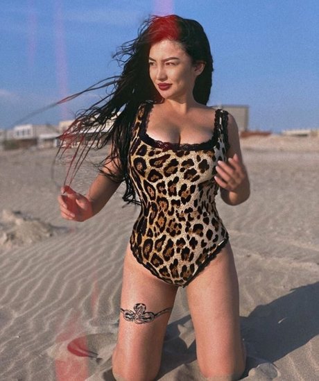 Foto desnuda filtrada de OnlyFans de Dakarimova Zhansaya