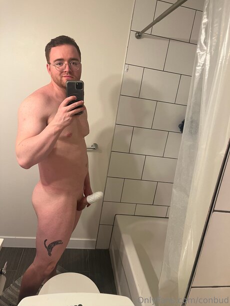 Foto desnuda filtrada de OnlyFans de Conbud