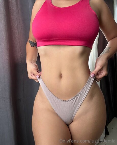 Foto desnuda filtrada de OnlyFans de Justlittiemia