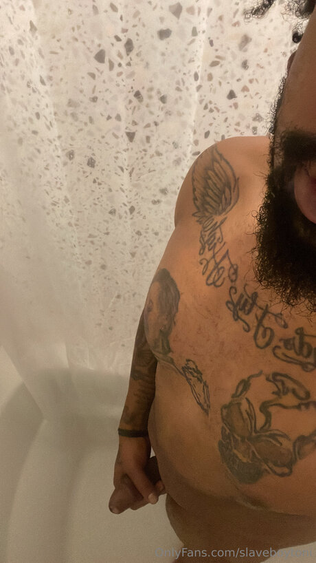 Foto desnuda filtrada de OnlyFans de Slaveboytoni