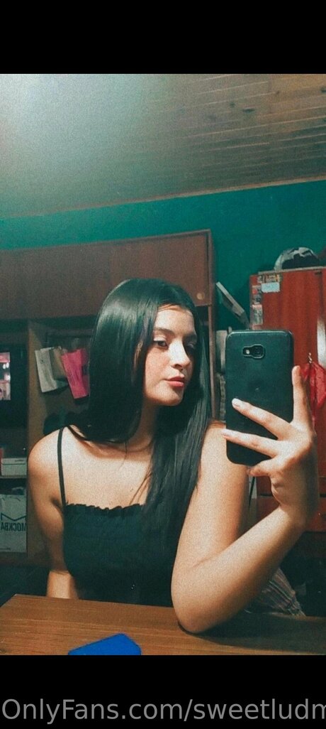 Foto desnuda filtrada de OnlyFans de Sweetludmi