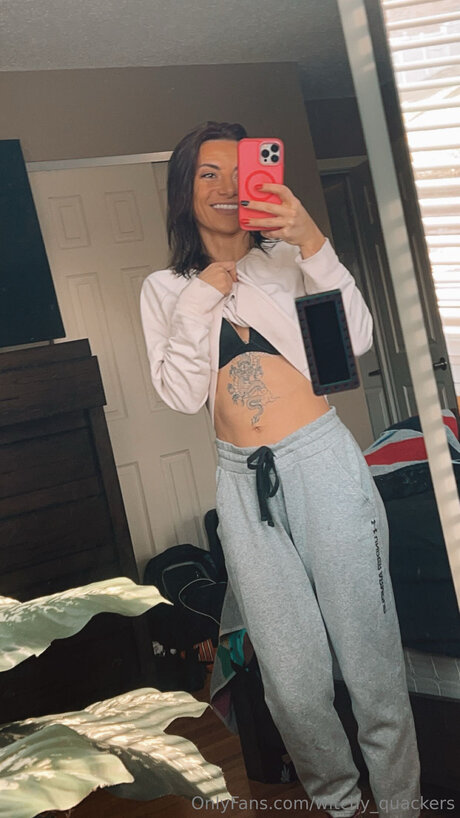 Foto desnuda filtrada de OnlyFans de Witchy Quackers