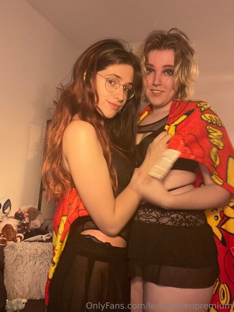 Foto desnuda filtrada de OnlyFans de Lenalevvenxo