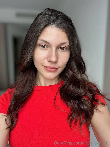 Foto desnuda filtrada de OnlyFans de Little Eva 21