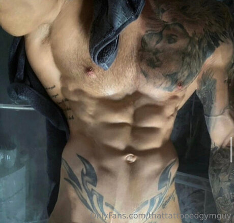 Foto desnuda filtrada de OnlyFans de Thattattooedgymguyfree