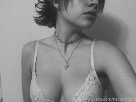 Foto desnuda filtrada de OnlyFans de Nectarofgod