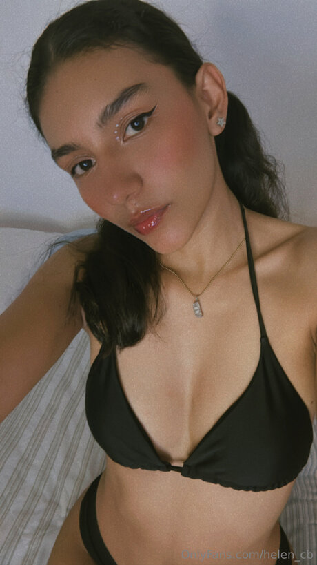 Foto desnuda filtrada de OnlyFans de Helen Cb